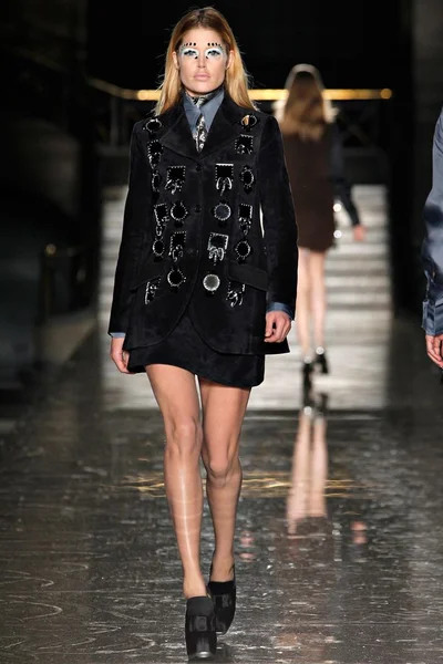 Look 36